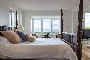 Bed 1- click for photo gallery